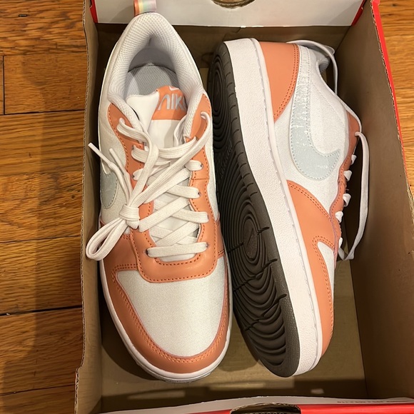 NWT Nike borough lows - Picture 2 of 5